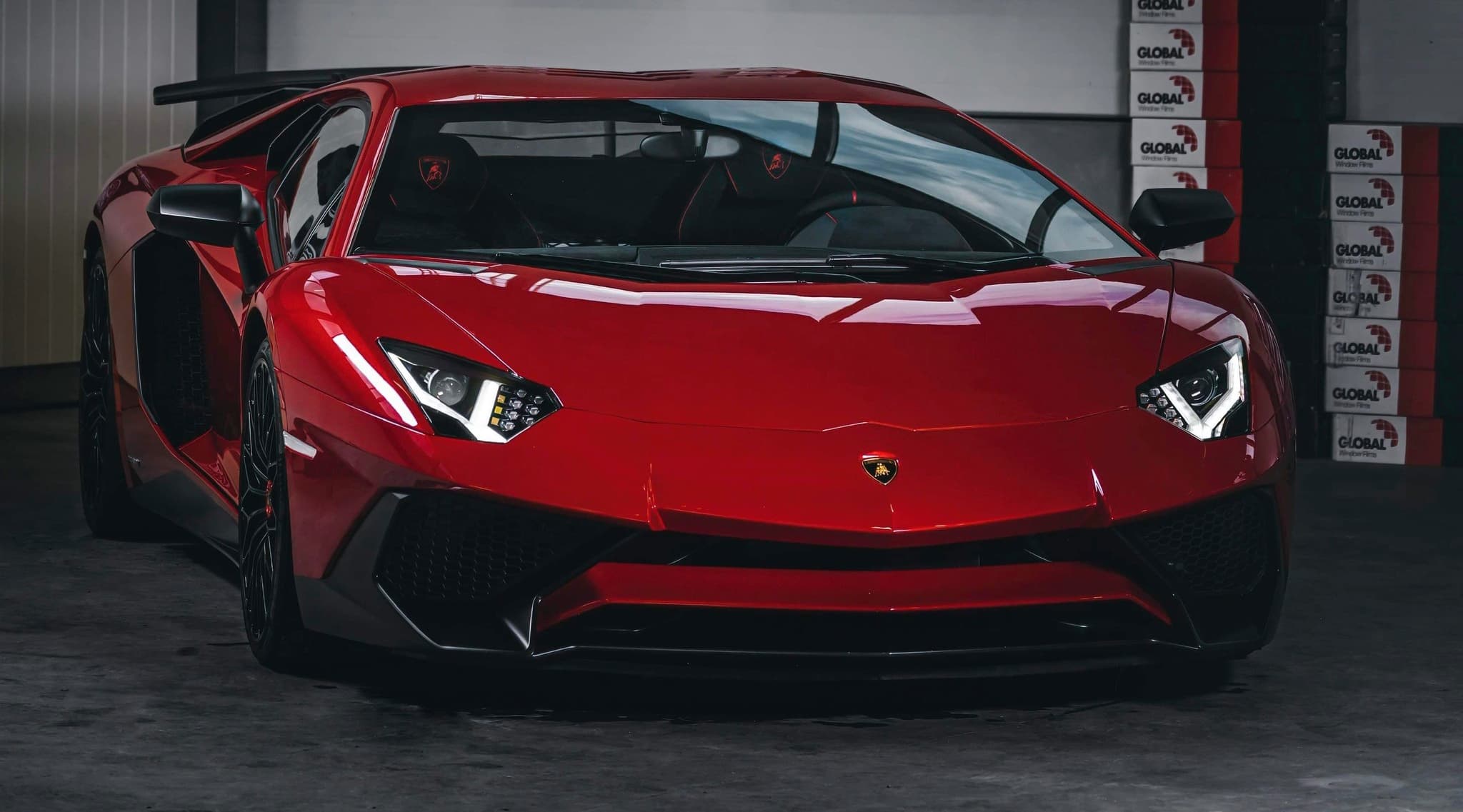 Rød foliert Lamborghini
